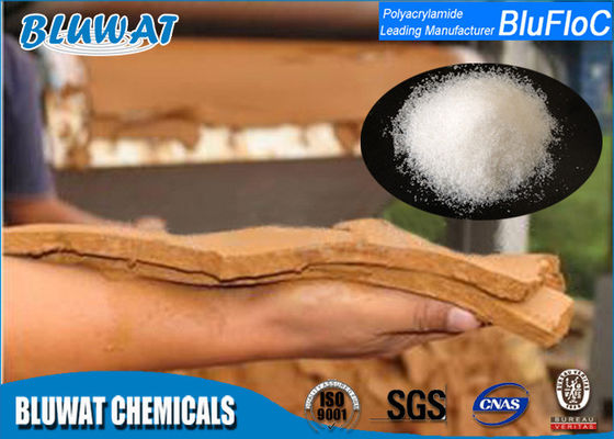 কেনা স্লাজ Dewatering এজেন্ট / Cationic Polyacrylamide পলিমার বাল্ক ঘনত্ব 0.6 - 0.8 অনলাইন উত্পাদন